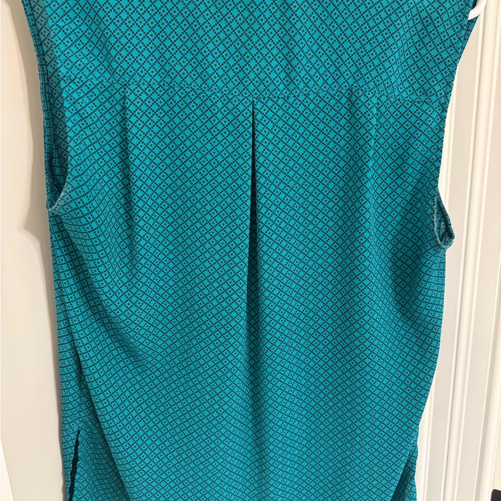 Banana Republic Women's green Sleeveless Top - Picture 2 of 2